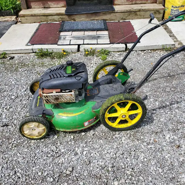 John Deere Push Mower 6.75 HP  OHV