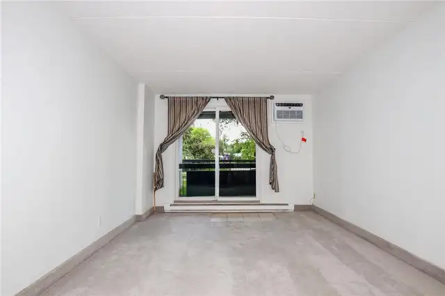 Available NOW for rent.Apartment at 15 Kennedy St. on the main - Photo 4
