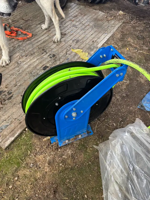 retractable air line