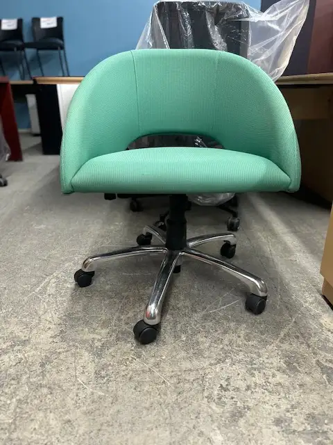 Chairs/ Global swivel chairs in green color $45.00/excell condit