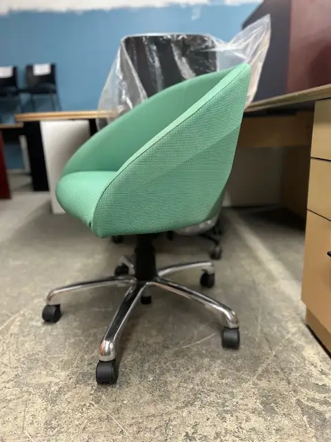 Chairs/ Global swivel chairs in green color $45.00/excell condit - Photo 2