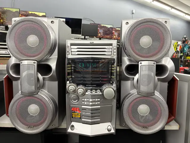 JVC HX-Z3 3-Disc Shelf Stereo