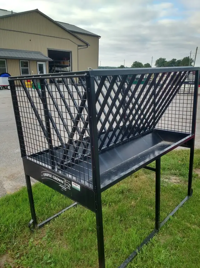 Horse Feeder (NEW)