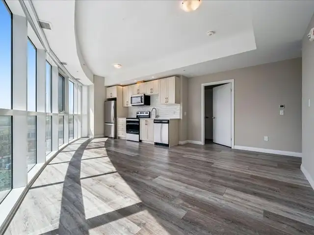 2 Bed 2 FULL Bath Corner Unit in Downtown Kitchener w Parking - Photo 3