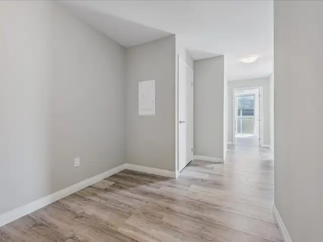 2 Bed 2 FULL Bath Corner Unit in Downtown Kitchener w Parking - Photo 7