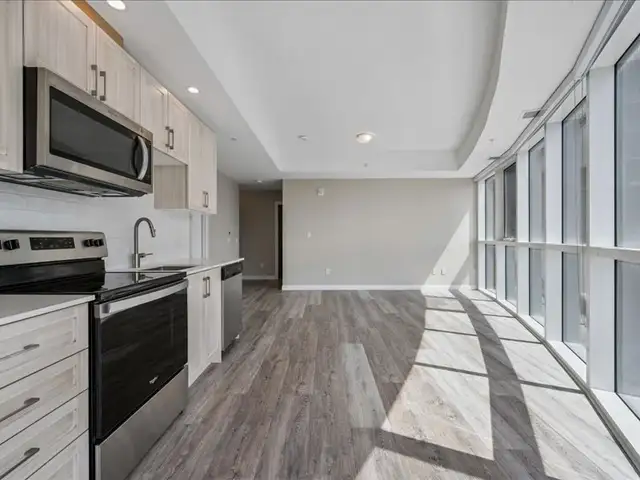2 Bed 2 FULL Bath Corner Unit in Downtown Kitchener w Parking - Photo 8