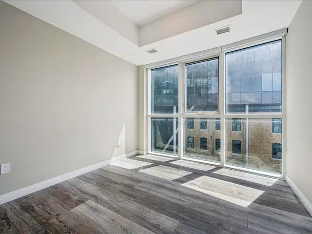 2 Bed 2 FULL Bath Corner Unit in Downtown Kitchener w Parking - Photo 10