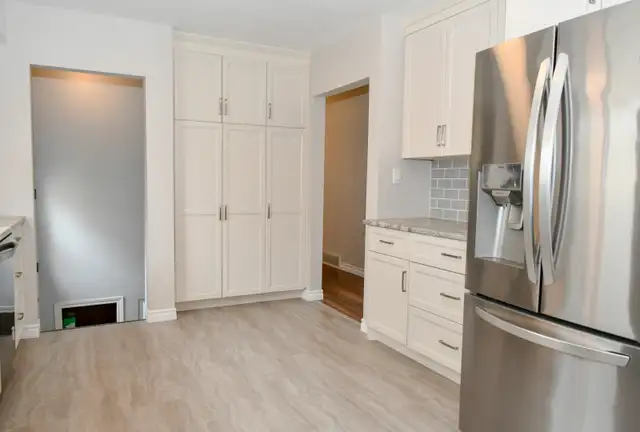 Move in Ready - Updated and fully finished! - Photo 4