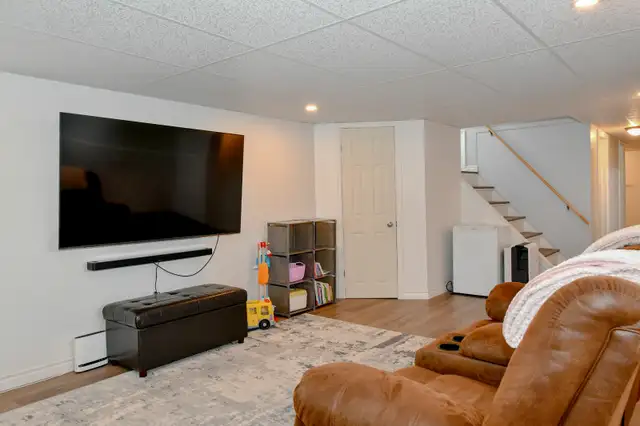 Move in Ready - Updated and fully finished! - Photo 7