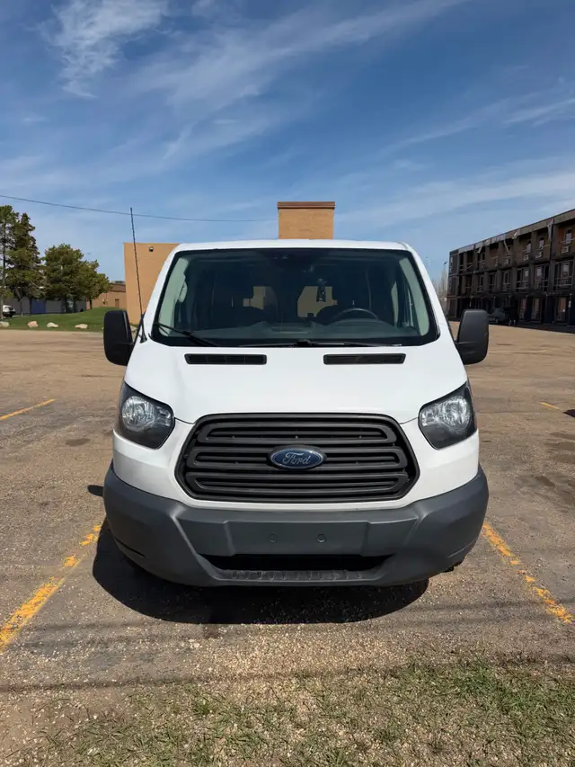 2018 Ford Transit Van 148" WB - Photo 3