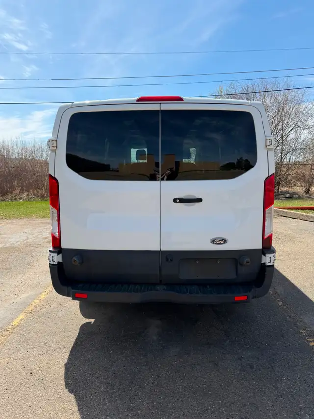 2018 Ford Transit Van 148" WB - Photo 4