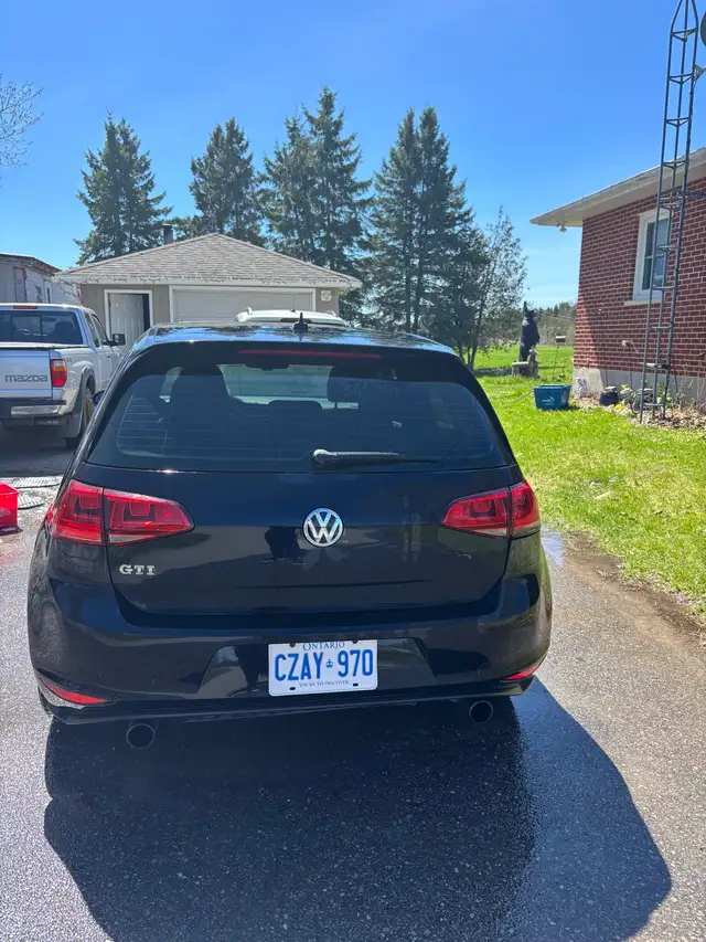 2015 Volkswagen GTI - Photo 2