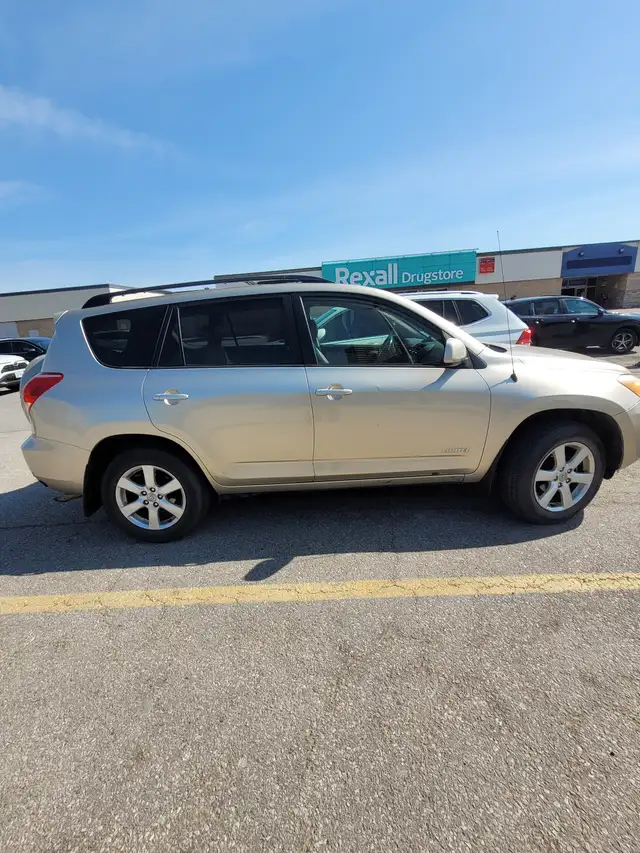 Toyota Rav4 Limited by owner for sale