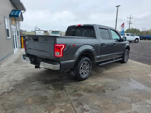 2017 Ford F-150 XLT 5.0L V8 4x4 (TRADES WELCOME) - Photo 3