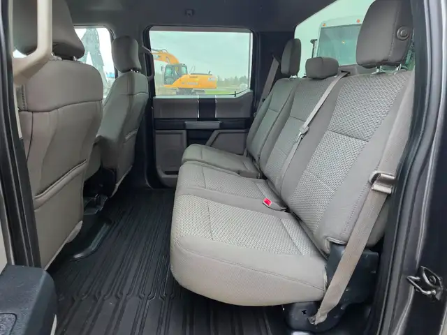 2017 Ford F-150 XLT 5.0L V8 4x4 (TRADES WELCOME) - Photo 9