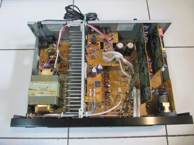 Denon Model AVR-800 Precision Audio Component Receiver Cir 1995 - Photo 3