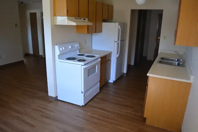 INNISFAIL - Spacious 2 Bedroom Apartment