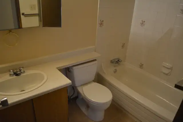 INNISFAIL - Spacious 2 Bedroom Apartment - Photo 2