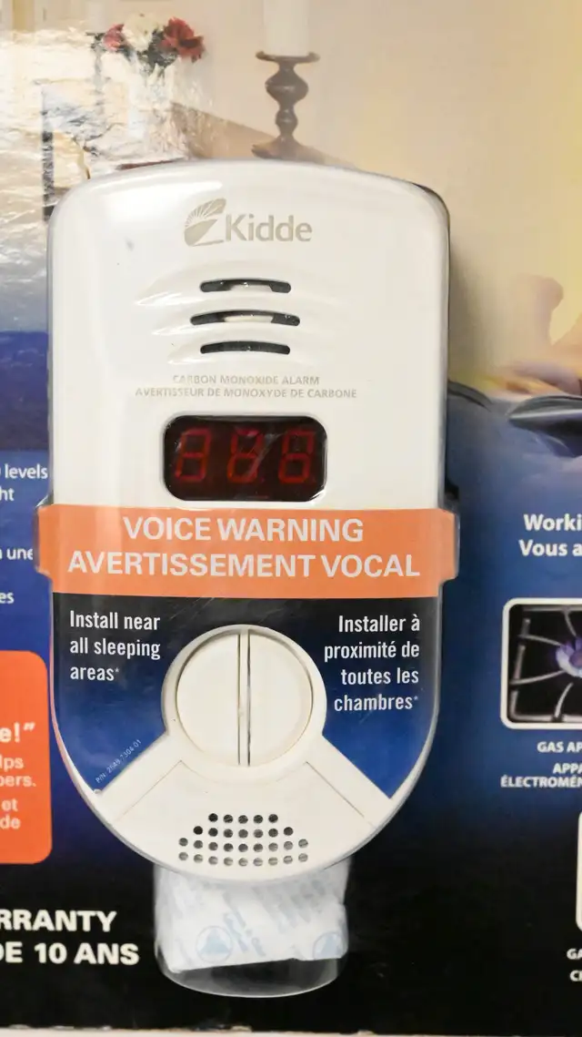 Kidde Plug in carbon monoxide alarm with digital display voice - Photo 2
