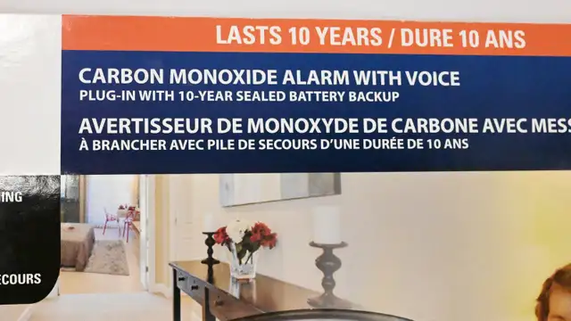 Kidde Plug in carbon monoxide alarm with digital display voice - Photo 4