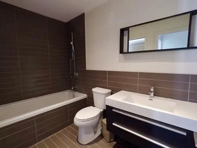 Superbe condo 2 chambres à louer près du métro Namur - Photo 10