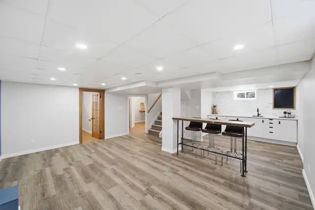 FOR SALE: St. Boniface 4-Bed w/ Finished Basement   Dbl Garage - Photo 8