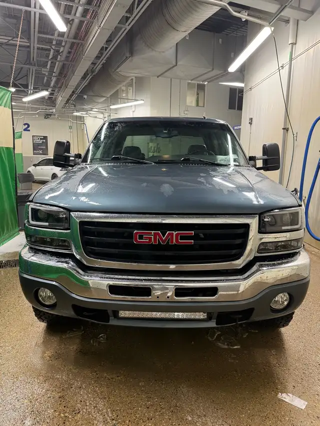 2006 GMC sierra 1500 crew cab - Photo 2