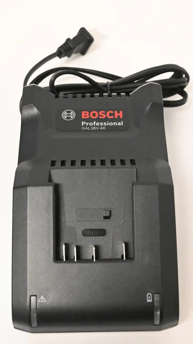 Bosch GAL18V-40 18V Lithium-Ion Battery Charger USED like New