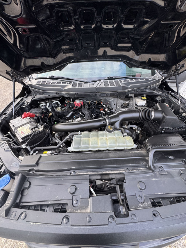 2021 Ford f150 CREW CAB 4x4 3.5  V6 — CERTIFIED — - Photo 15