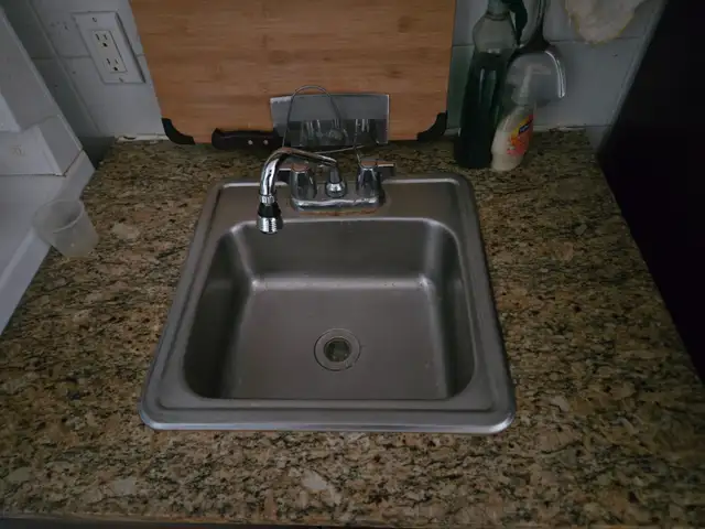 Looking for people for one-year lease - Photo 3