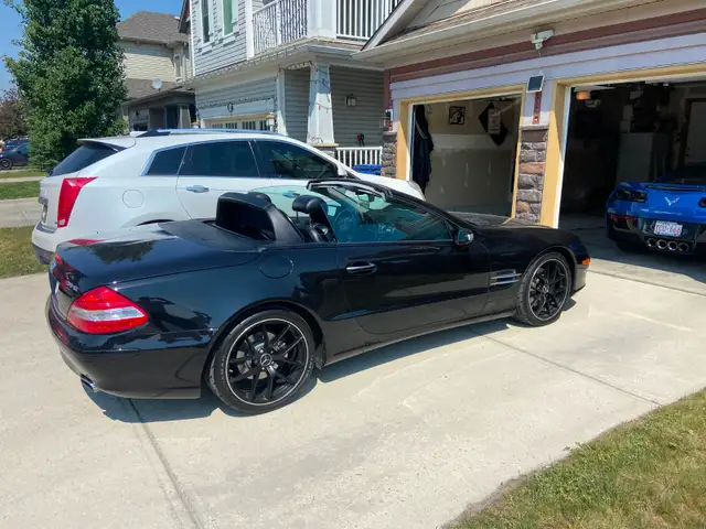28,000 original Kms. 2007 Mercedes SL550 hardtop convertible. - Photo 2