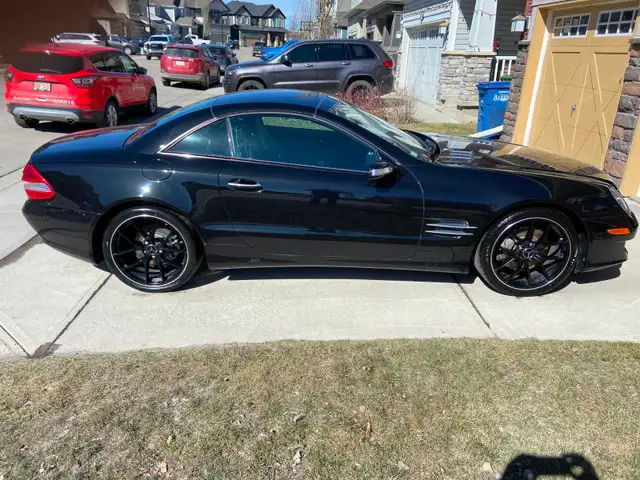 28,000 original Kms. 2007 Mercedes SL550 hardtop convertible. - Photo 5