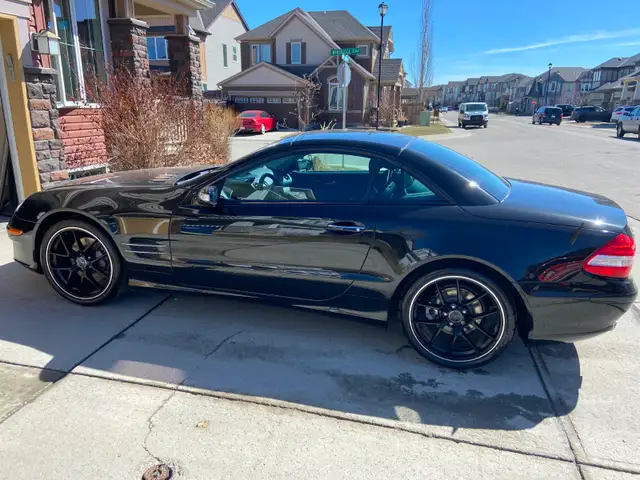 28,000 original Kms. 2007 Mercedes SL550 hardtop convertible. - Photo 7