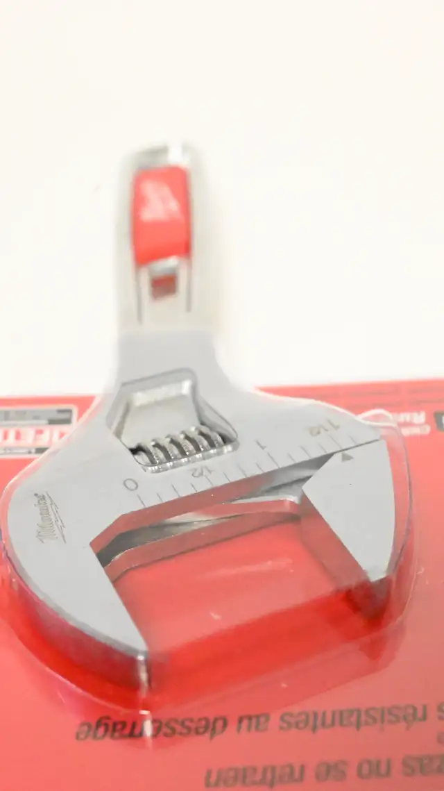 Milwaukee Adjustable Wrench 48-22-7508 Brand New - Photo 5