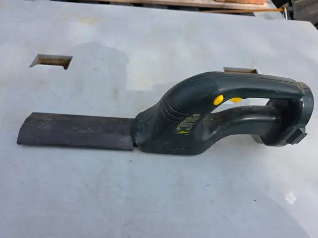 Yardworks 18V Cordless Shrubber 8' - Photo 4