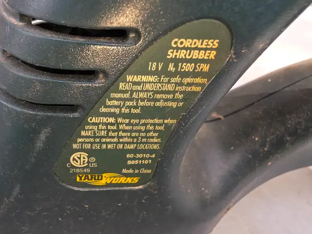 Yardworks 18V Cordless Shrubber 8' - Photo 5