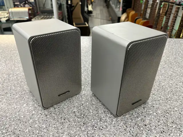 Realistic Minimus 7 Bookshelf Speakers