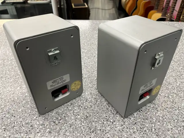 Realistic Minimus 7 Bookshelf Speakers - Photo 2