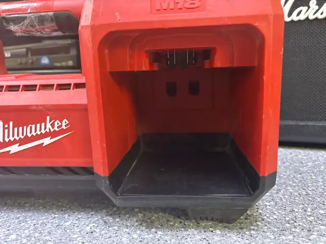 Milwaukee 2848 Tire Inflator Tool Only - Photo 4