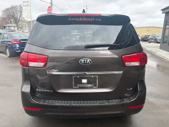 2016 KIA SEDONA LX - HEATED SEATS - BACK-UP CAM - 3RD ROW SEATS - Photo 4