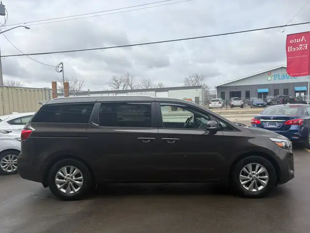 2016 KIA SEDONA LX - HEATED SEATS - BACK-UP CAM - 3RD ROW SEATS - Photo 6
