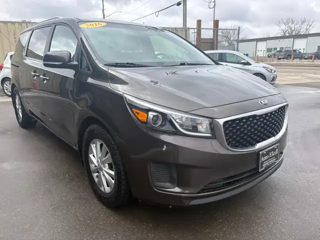 2016 KIA SEDONA LX - HEATED SEATS - BACK-UP CAM - 3RD ROW SEATS - Photo 7