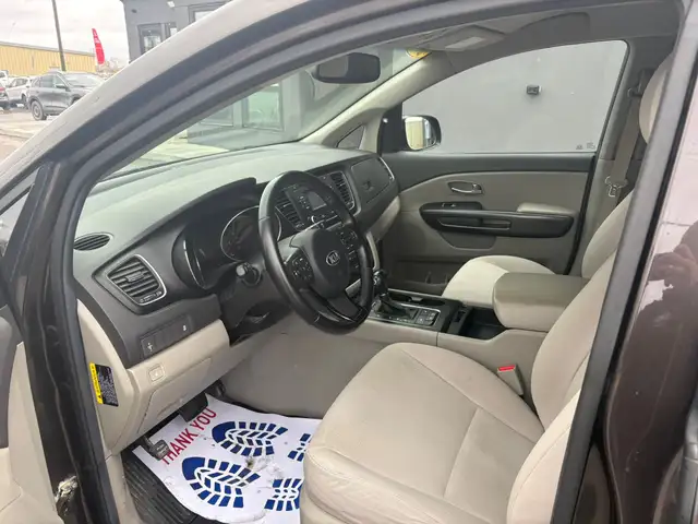 2016 KIA SEDONA LX - HEATED SEATS - BACK-UP CAM - 3RD ROW SEATS - Photo 10