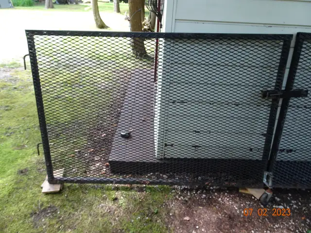 STEEL DRIVEWAY GATE - Photo 2