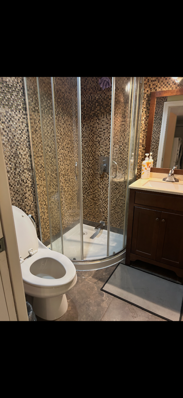 Basment apartment for rent located at Kipling and rexdale Etobic - Photo 4