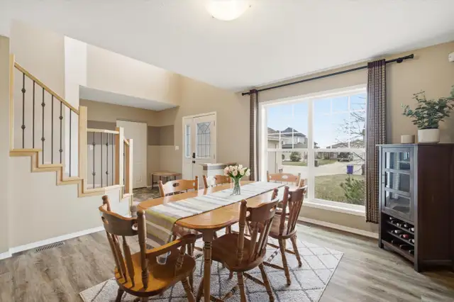 FOR SALE: 4 Bed Dugald Home with Huge Lot & Oversized Garage - Photo 2