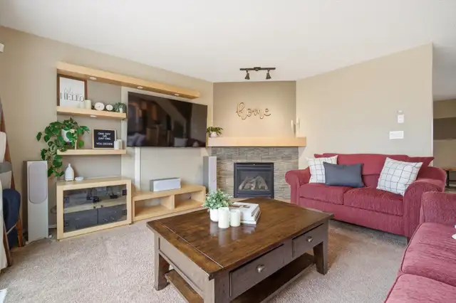 FOR SALE: 4 Bed Dugald Home with Huge Lot & Oversized Garage - Photo 5