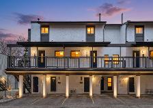 UPDATED 3 STOREY OAKRIDGE TOWNHOUSE FOR $270,000