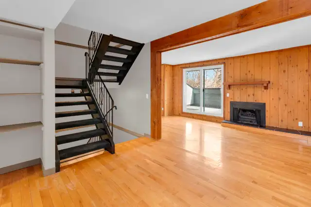 UPDATED 3 STOREY OAKRIDGE TOWNHOUSE FOR $270,000 - Photo 4