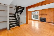 UPDATED 3 STOREY OAKRIDGE TOWNHOUSE FOR $270,000 - Photo 4